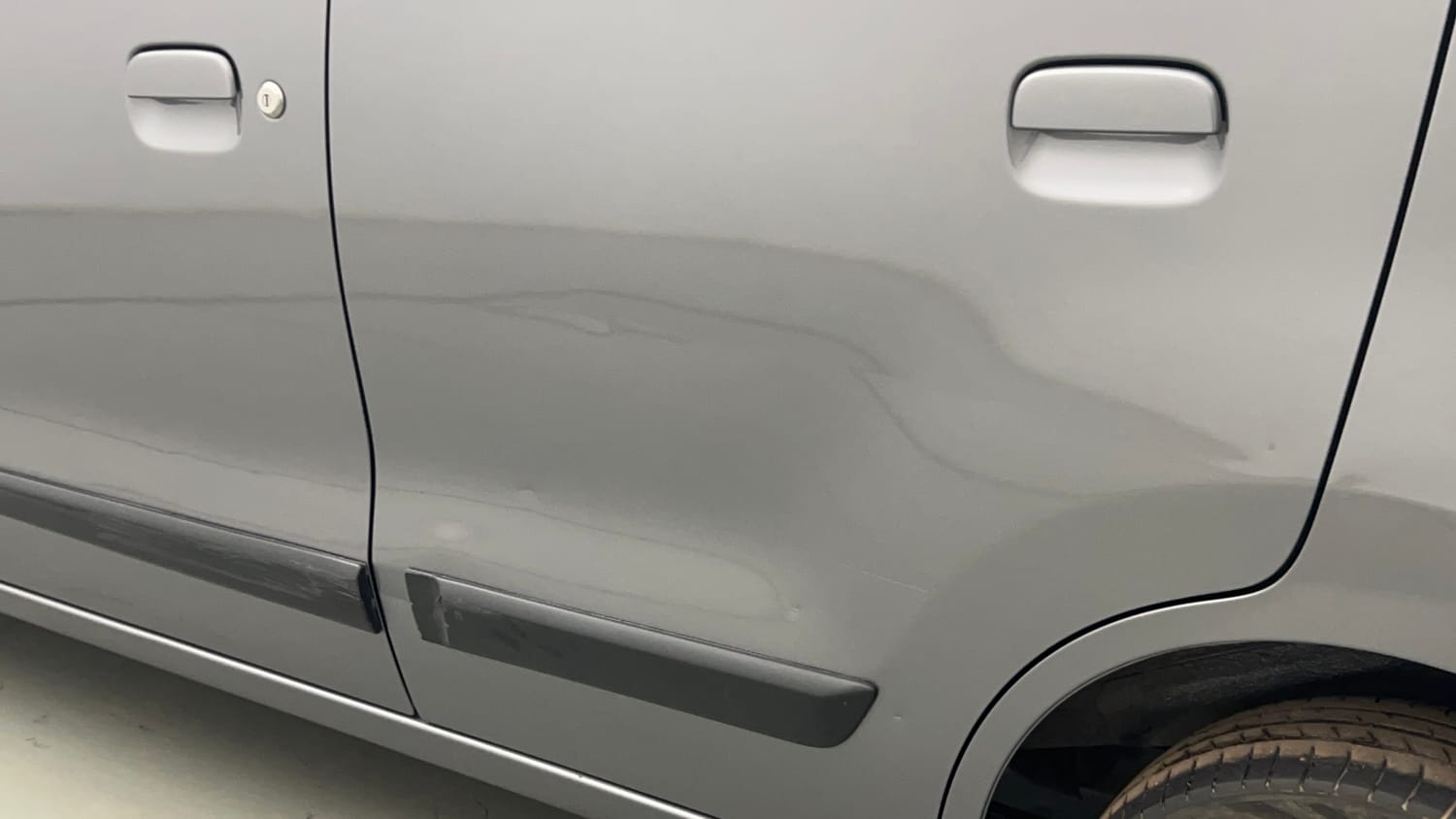 Used 2018 Maruti Suzuki Wagon R VXI Petrol Manual dents MINOR DENT