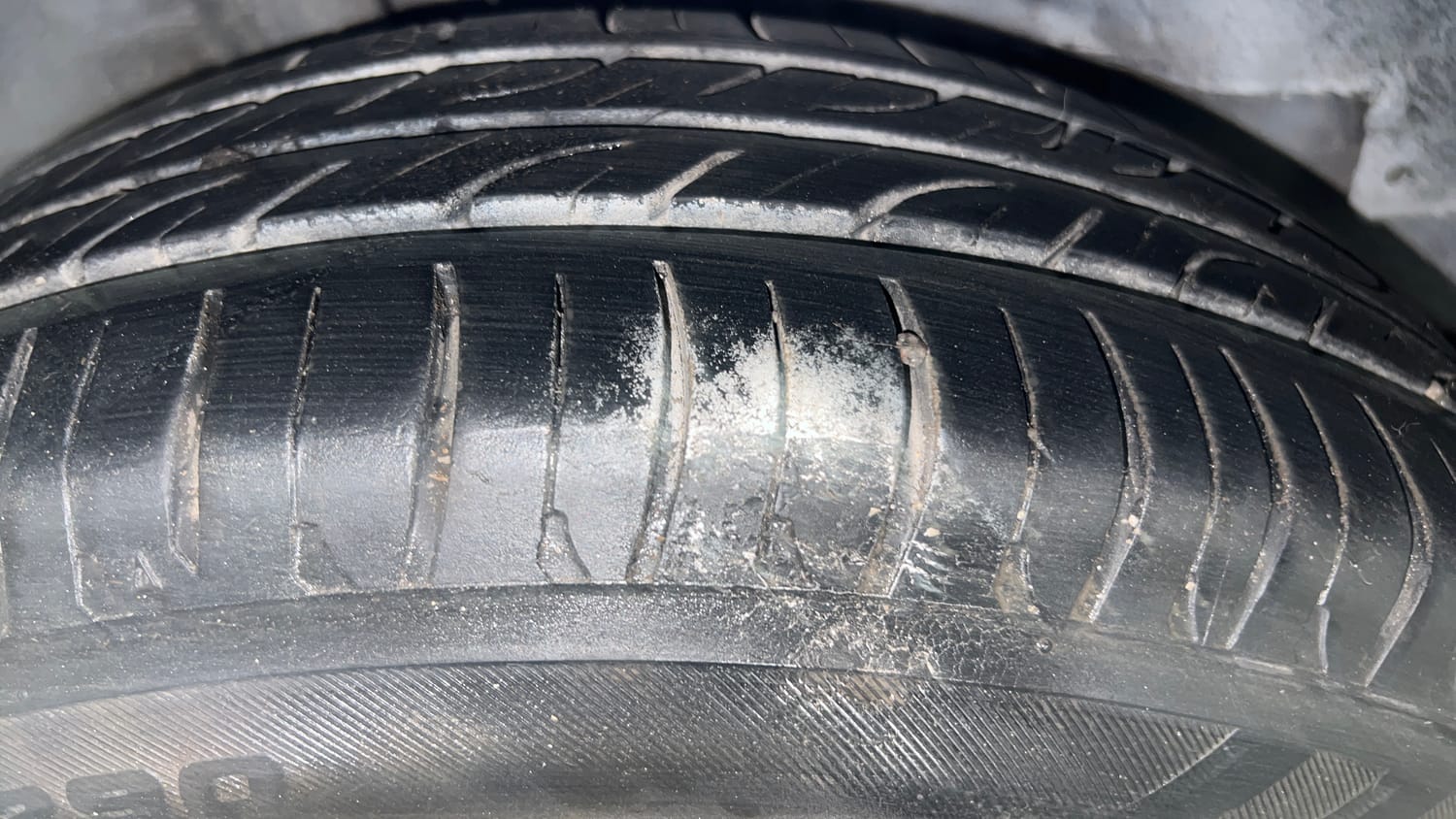 Used 2015 Honda City SV CVT Petrol Automatic tyres RIGHT REAR TYRE TREAD VIEW