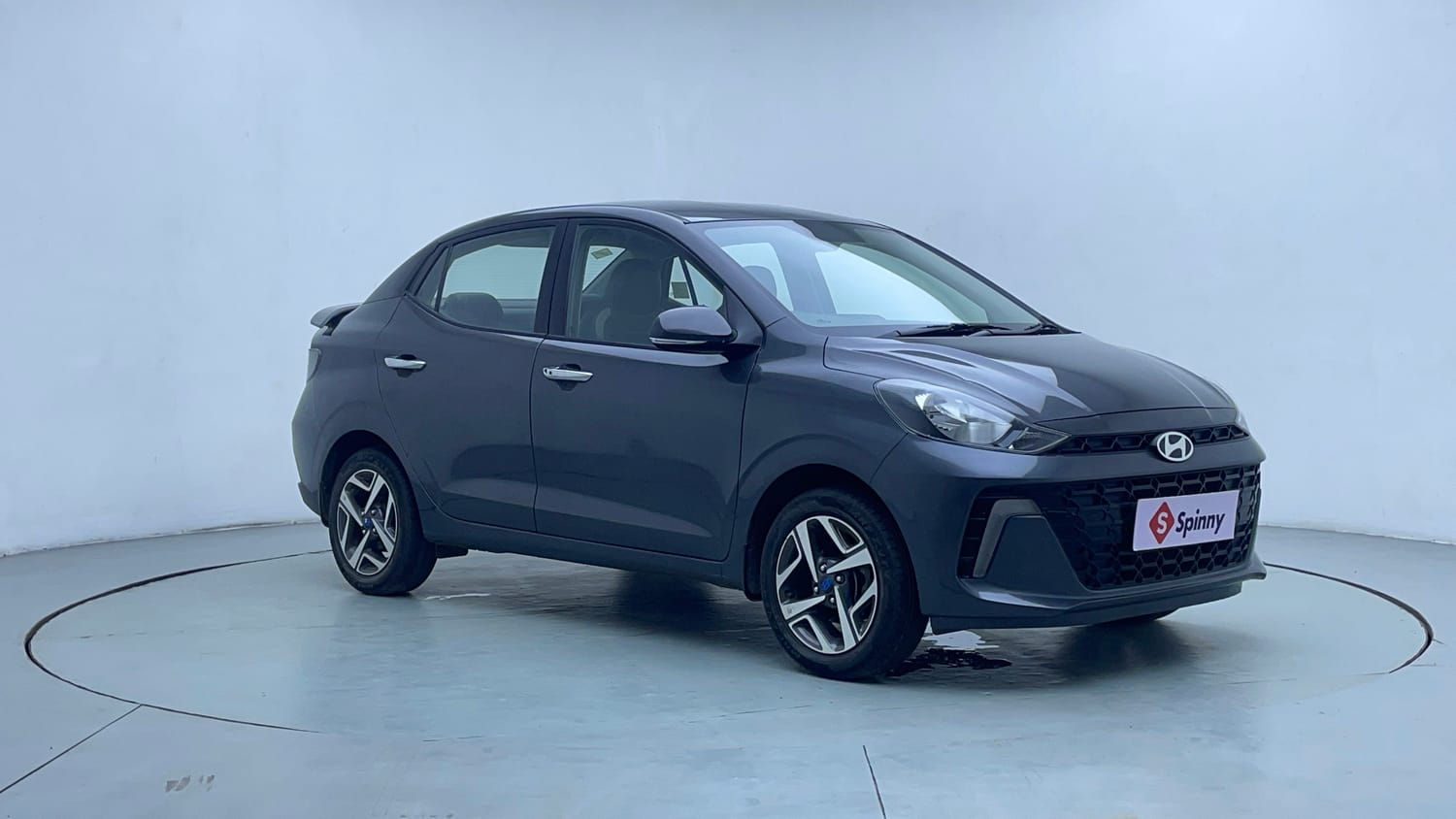 Used 2023 Hyundai Aura SX 1.2 CNG Cng Manual exterior RIGHT FRONT CORNER VIEW