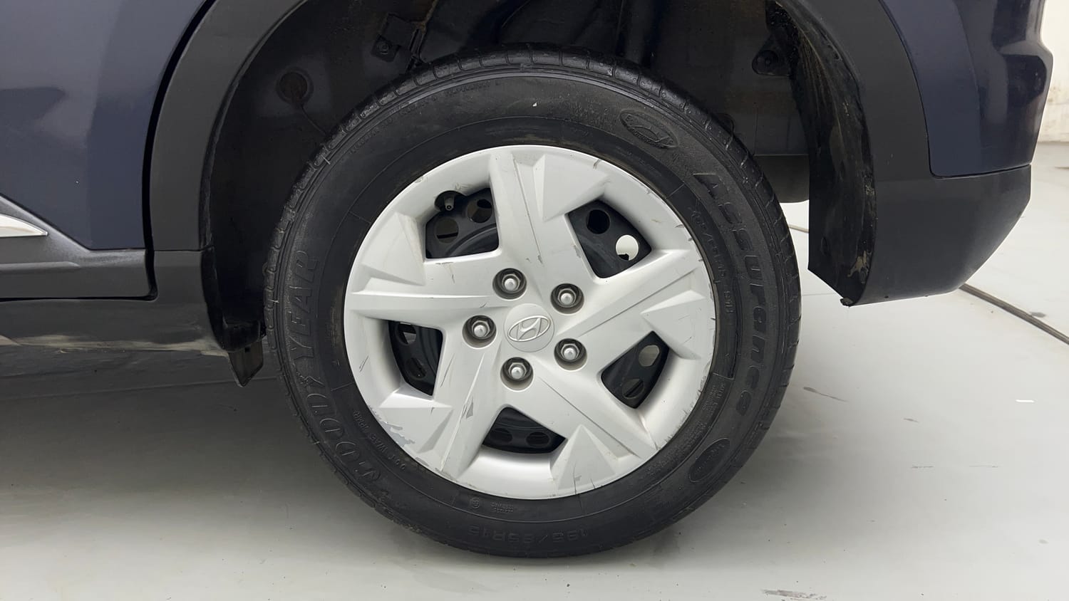 Used 2021 Hyundai Venue S Plus 1.2 Petrol Petrol Manual tyres LEFT REAR TYRE RIM VIEW