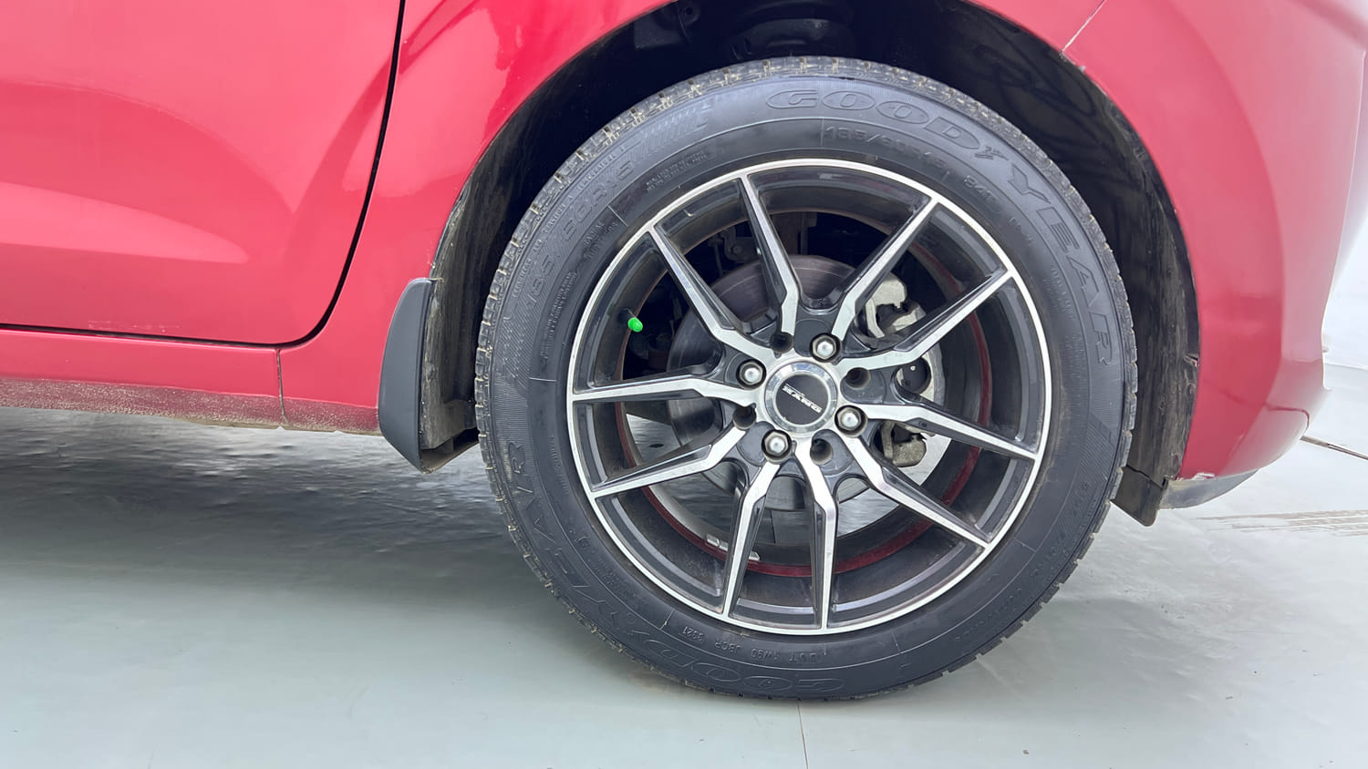Used 2021 Hyundai Grand i10 Nios Sportz 1.2 Kappa VTVT Petrol Manual tyres RIGHT FRONT TYRE RIM VIEW