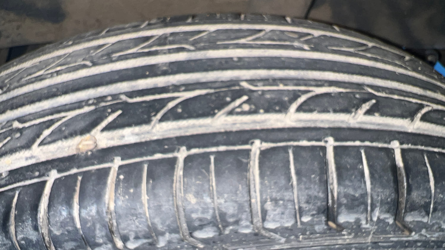 Used 2018 Renault Kwid CLIMBER 1.0 AMT Petrol Automatic tyres LEFT REAR TYRE TREAD VIEW