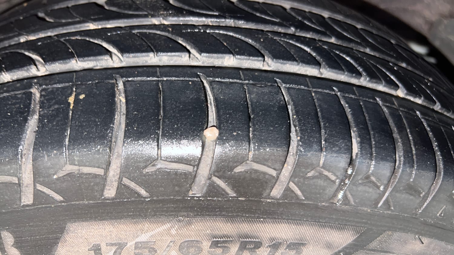 Used 2015 Honda City S Diesel Diesel Manual tyres LEFT REAR TYRE TREAD VIEW