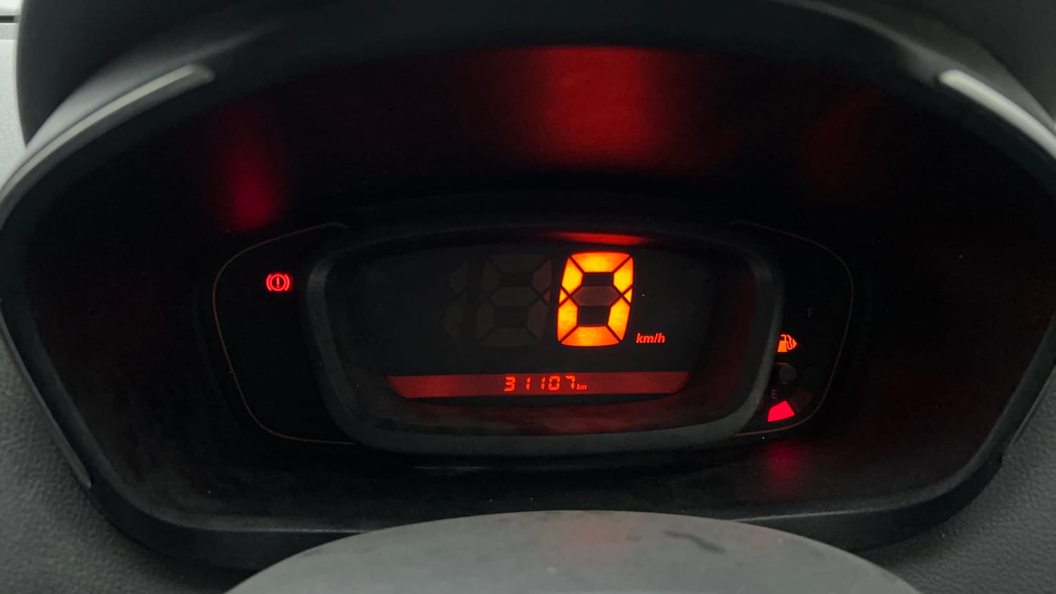 Used 2016 Renault Kwid RXT Petrol Manual interior CLUSTERMETER VIEW