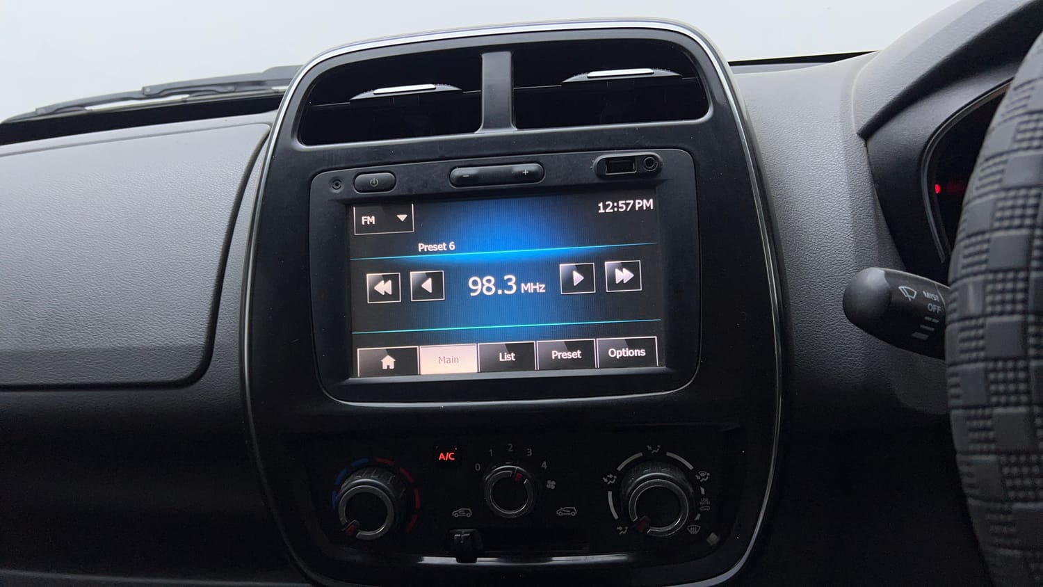 Used 2016 Renault Kwid RXT Petrol Manual top_features Integrated (in-dash) music system