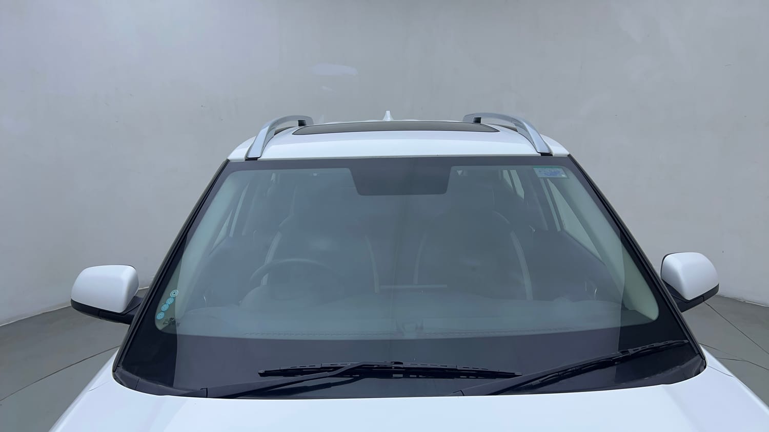 Used 2024 Hyundai Venue S (O) 1.0 Turbo DCT Petrol Automatic exterior FRONT WINDSHIELD VIEW