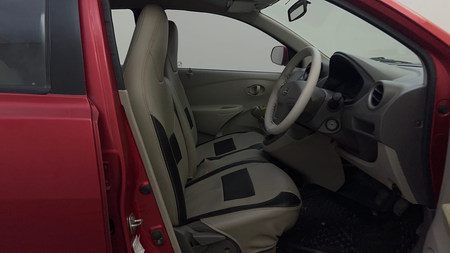 Used 2016 Datsun GO A Petrol Manual interior RIGHT SIDE FRONT DOOR CABIN VIEW