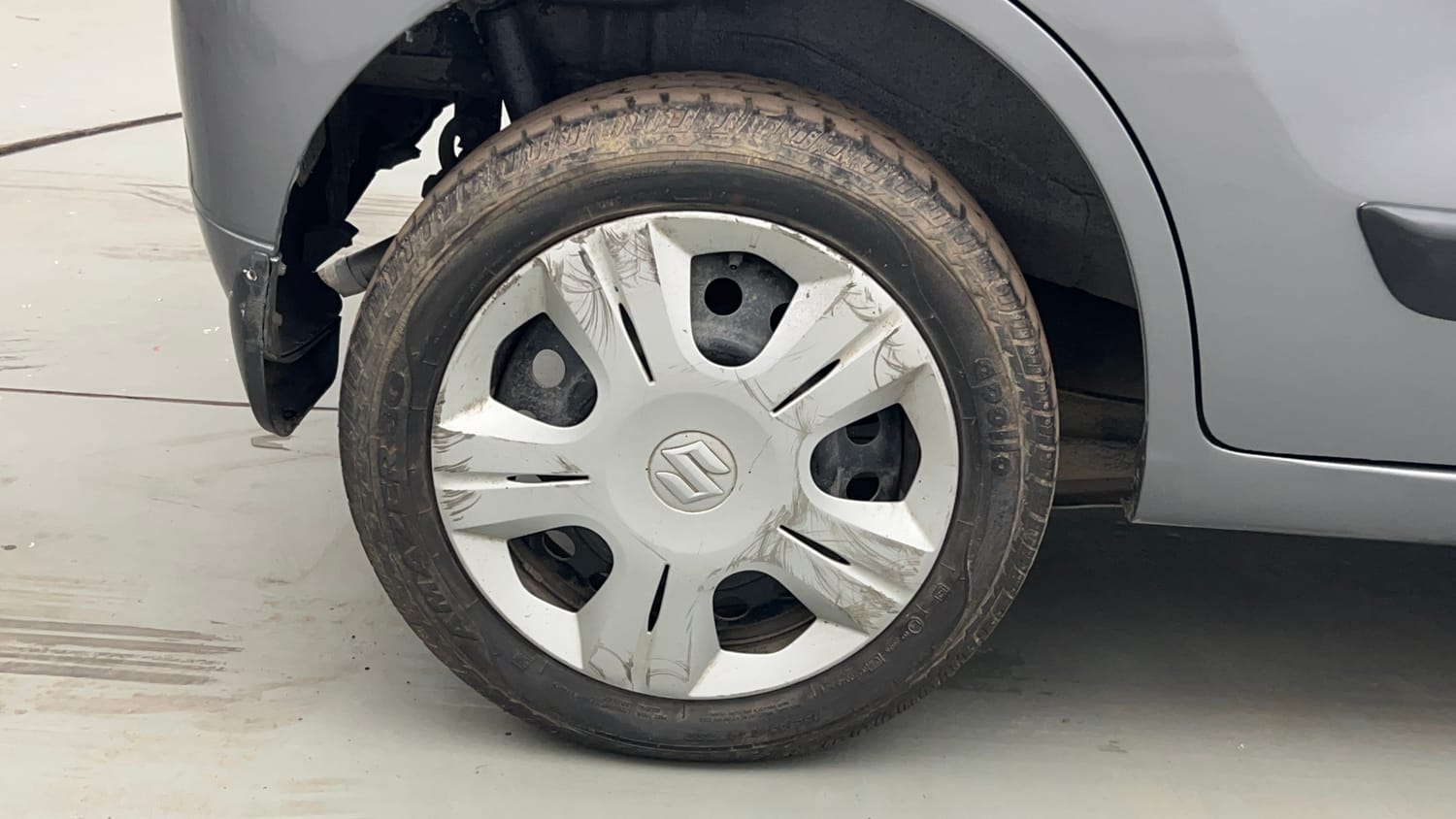 Used 2018 Maruti Suzuki Wagon R VXI Petrol Manual tyres RIGHT REAR TYRE RIM VIEW