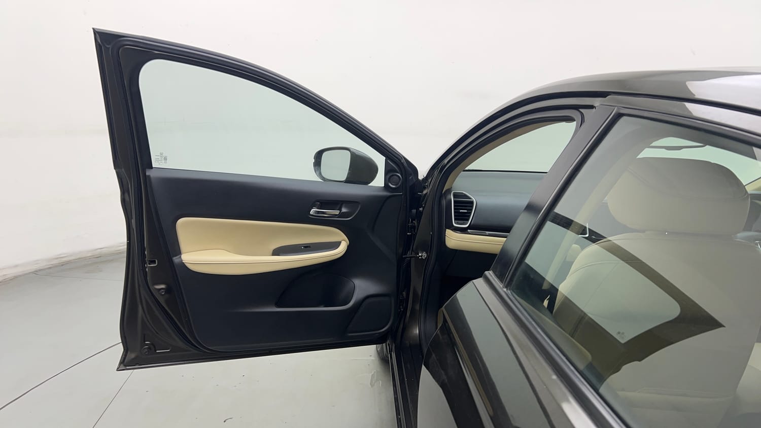 Used 2021 Honda City ZX CVT Petrol Petrol Automatic interior LEFT FRONT DOOR OPEN VIEW