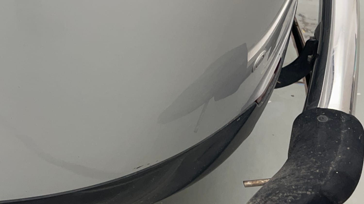 Used 2017 Mahindra XUV500 W10 AT Black Interiors Diesel Automatic dents MINOR SCRATCH