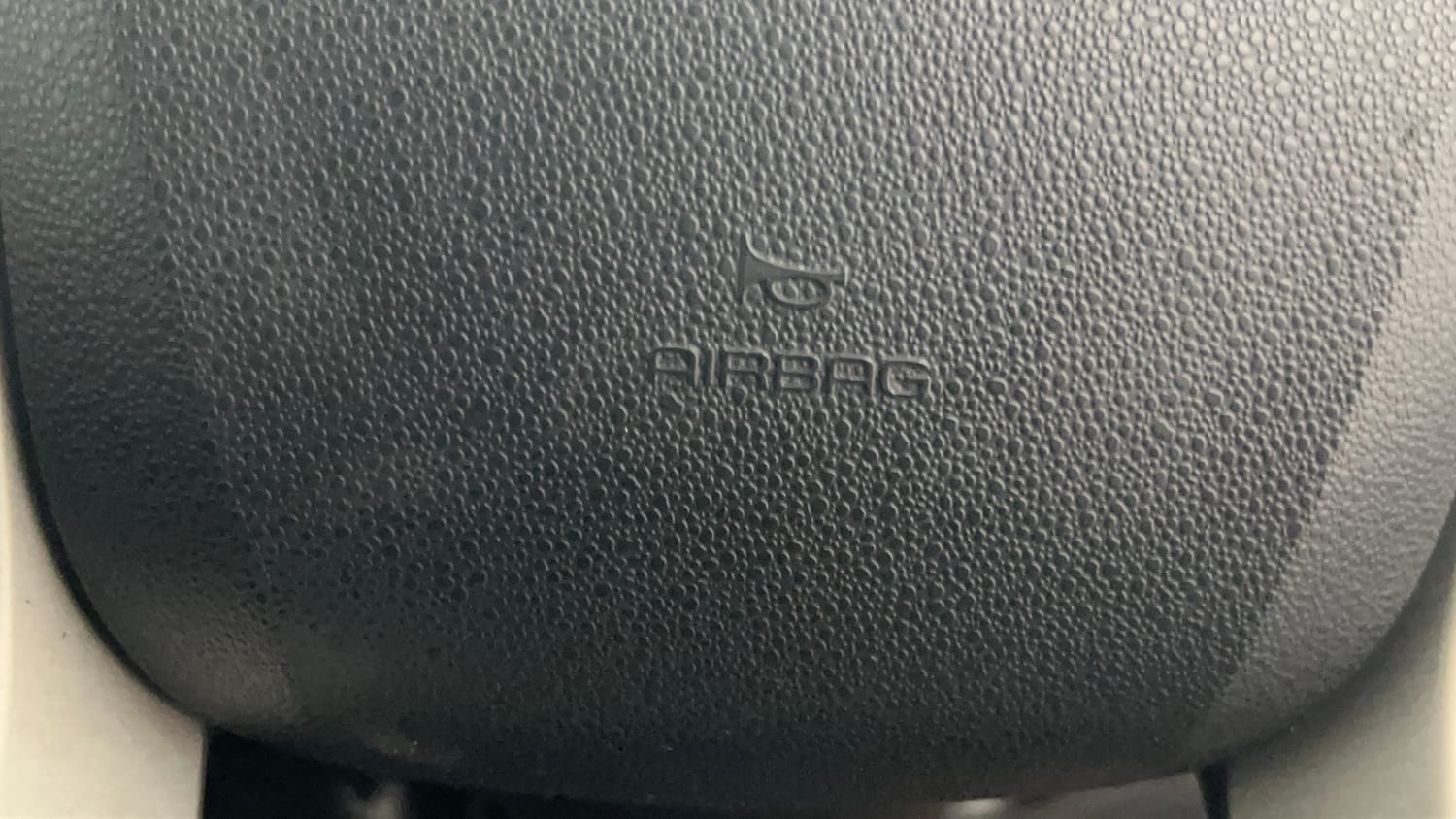 Used 2017 Mahindra XUV500 W10 AT Black Interiors Diesel Automatic top_features Airbags