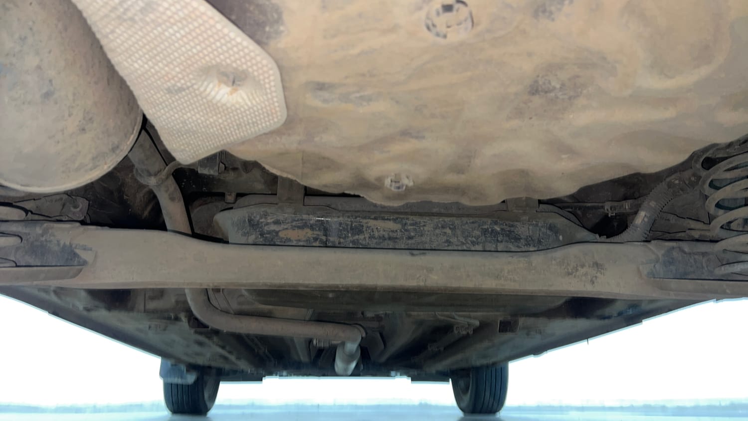 Used 2022 Nissan Magnite XV Turbo CVT Petrol Automatic extra REAR UNDERBODY VIEW (TAKEN FROM REAR)