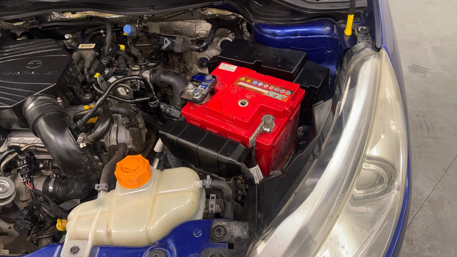 Used 2015 Tata Zest XT Petrol Petrol Manual engine ENGINE LEFT SIDE VIEW