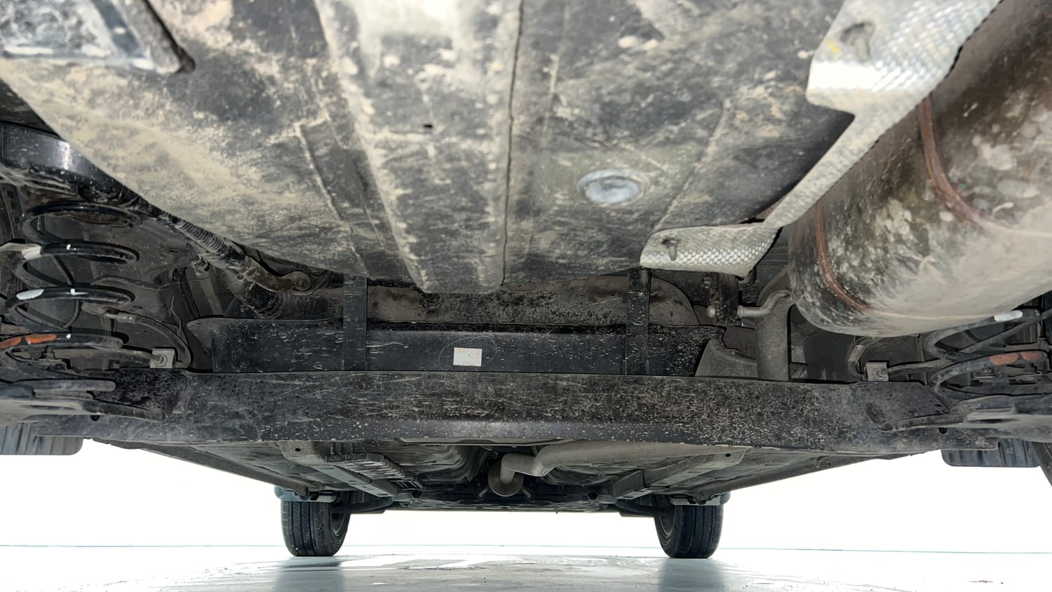 Used 2023 Hyundai Aura SX 1.2 (O) Petrol Petrol Manual extra REAR UNDERBODY VIEW (TAKEN FROM REAR)
