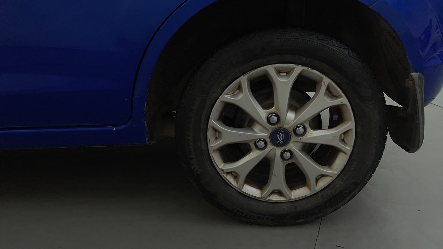 Used 2013 Ford Figo Duratec Petrol Titanium 1.2 Petrol Manual tyres LEFT REAR TYRE RIM VIEW