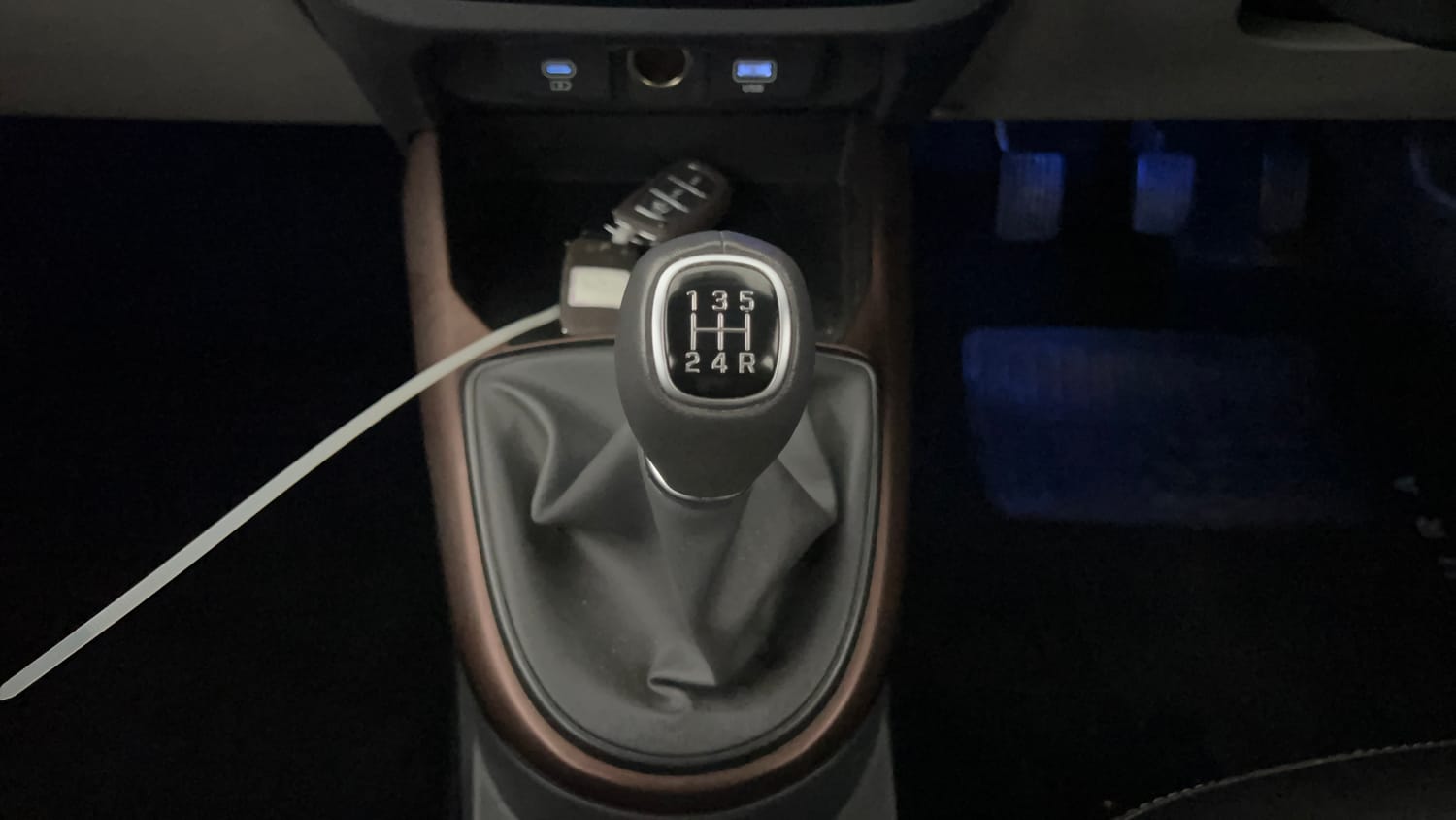 Used 2023 Hyundai Aura SX 1.2 (O) Petrol Petrol Manual interior GEAR  KNOB VIEW