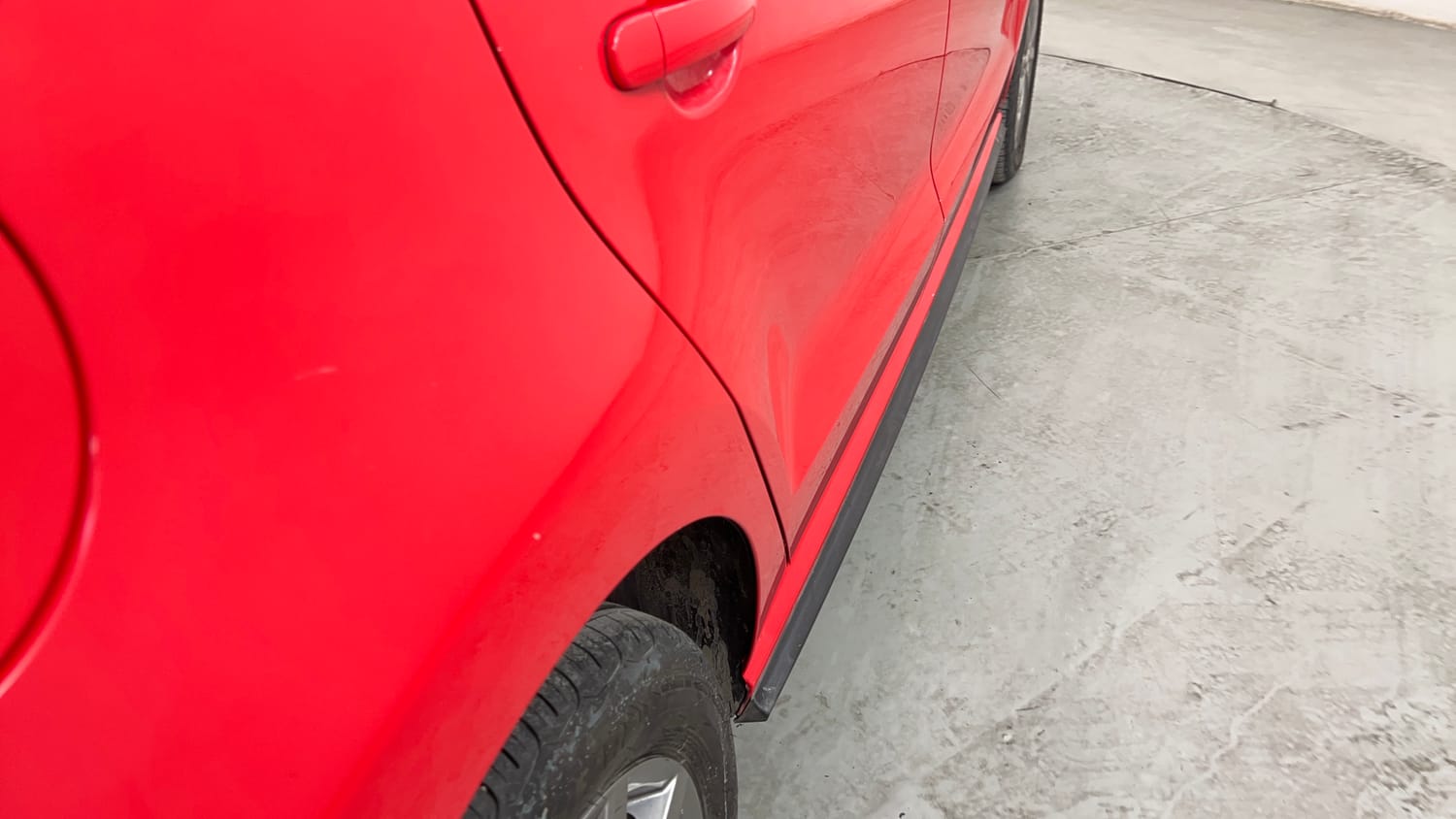 Used 2020 Volkswagen Polo Highline Plus 1.0L TSI Petrol Manual dents MINOR SCRATCH