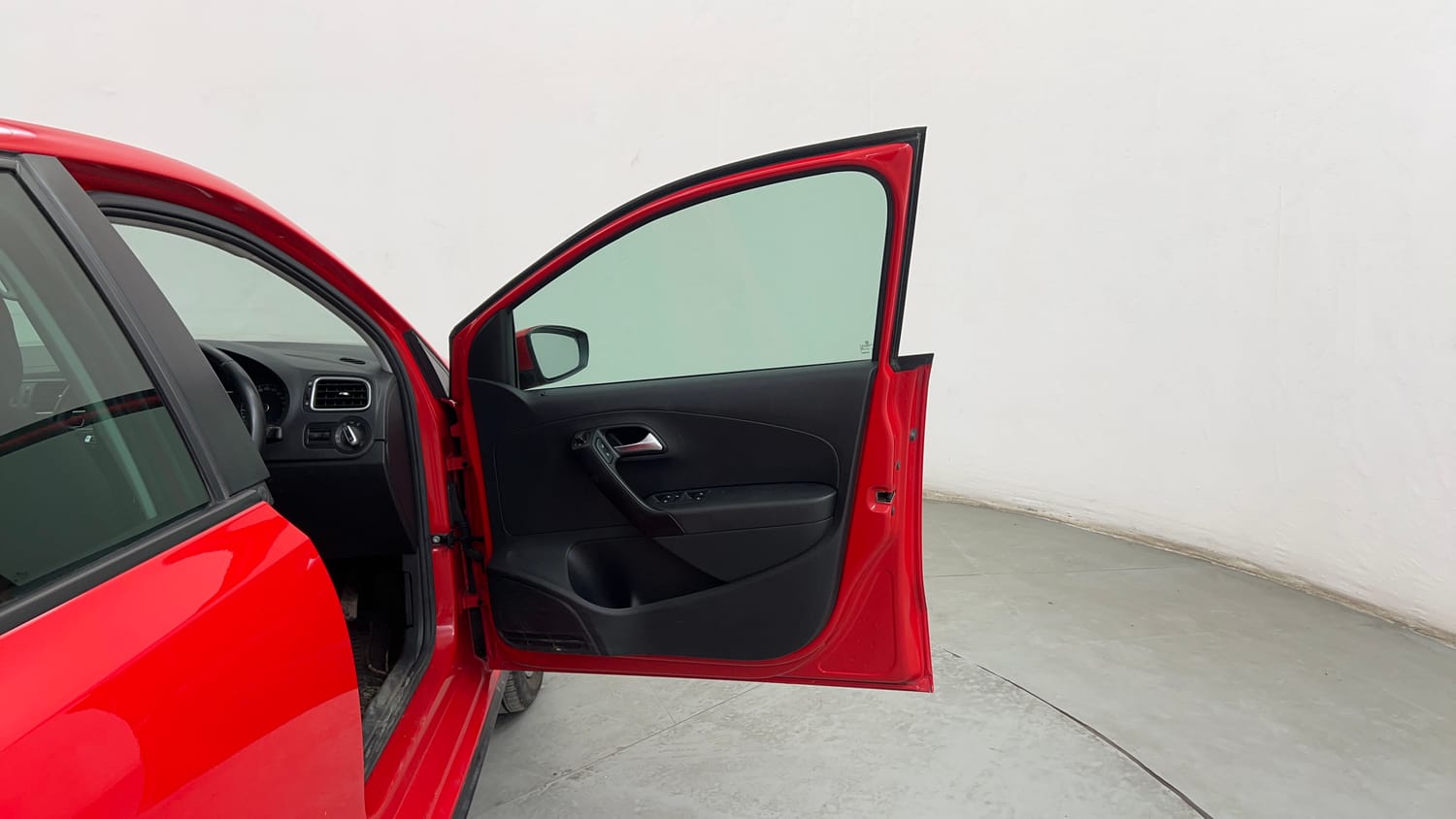 Used 2020 Volkswagen Polo Highline Plus 1.0L TSI Petrol Manual interior RIGHT FRONT DOOR OPEN VIEW