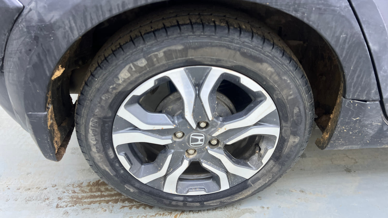 Used 2017 Honda WR-V VX MT Petrol Petrol Manual tyres RIGHT REAR TYRE RIM VIEW