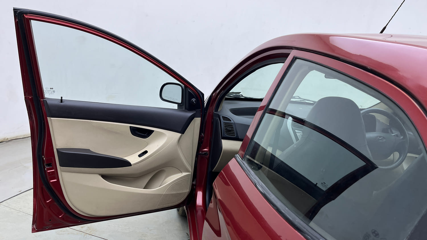Used 2014 Hyundai Eon Magna Petrol Manual interior LEFT FRONT DOOR OPEN VIEW