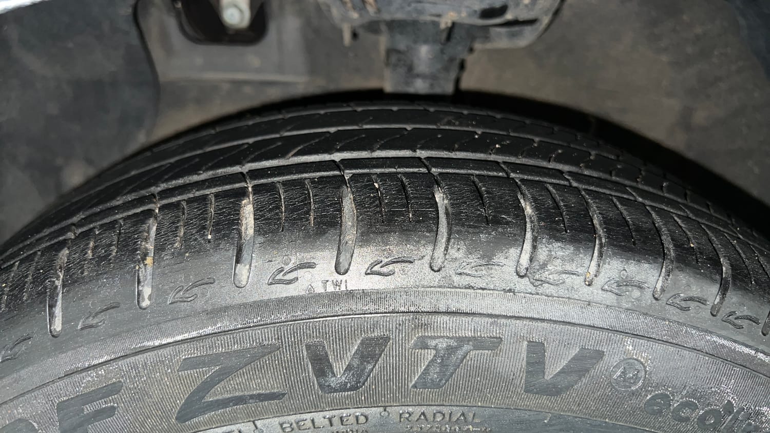 Used 2023 Hyundai Aura SX 1.2 (O) Petrol Petrol Manual tyres LEFT FRONT TYRE TREAD VIEW