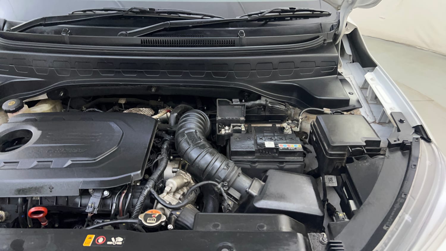 Used 2022 Kia Sonet HTX 1.5 Diesel Manual engine ENGINE LEFT SIDE HINGE & APRON VIEW