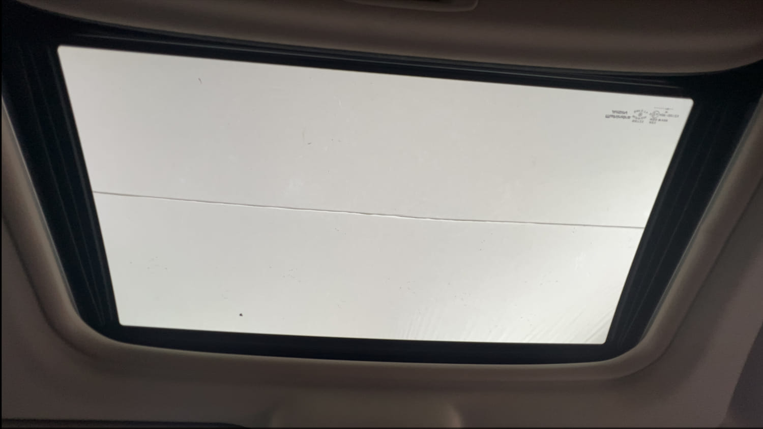 Used 2017 Mahindra XUV500 W10 AT Black Interiors Diesel Automatic top_features Sunroof