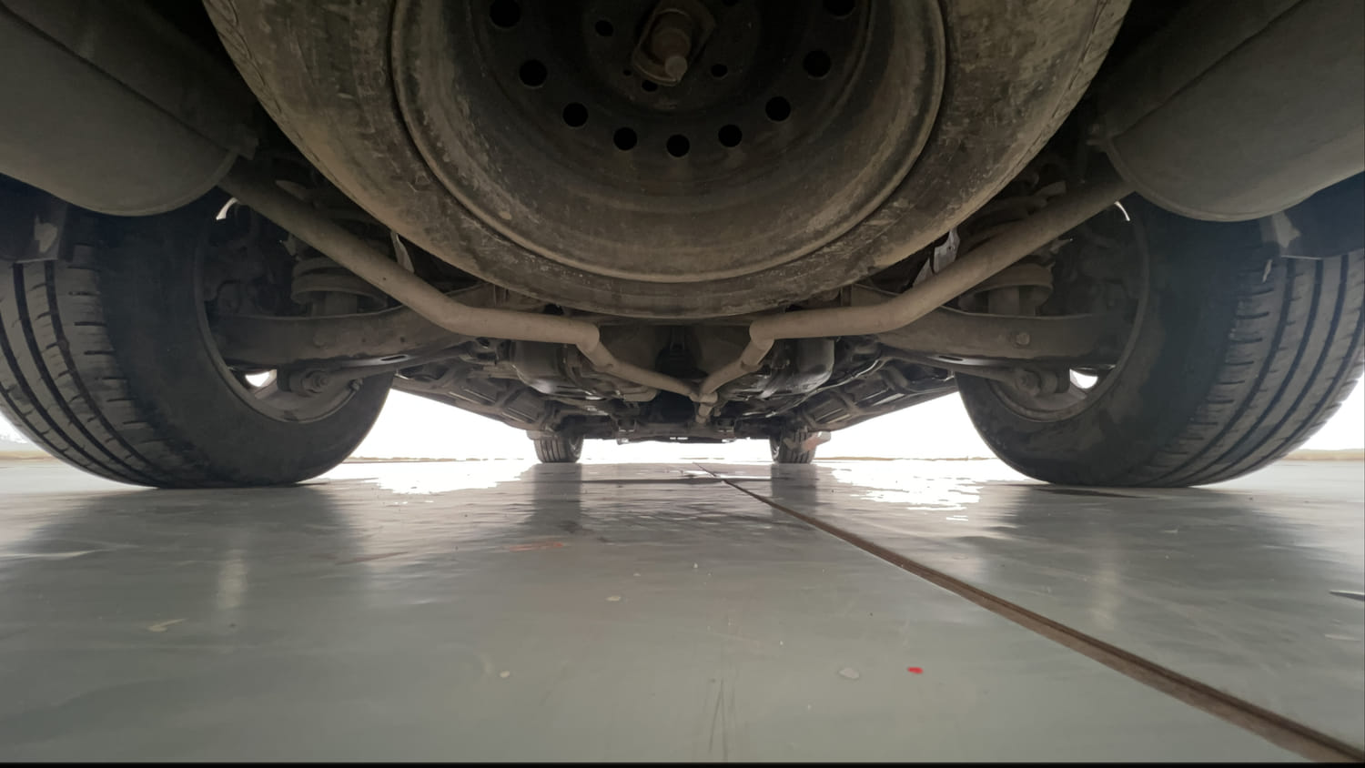 Used 2017 Mahindra XUV500 W10 AT Black Interiors Diesel Automatic extra REAR UNDERBODY VIEW (TAKEN FROM REAR)