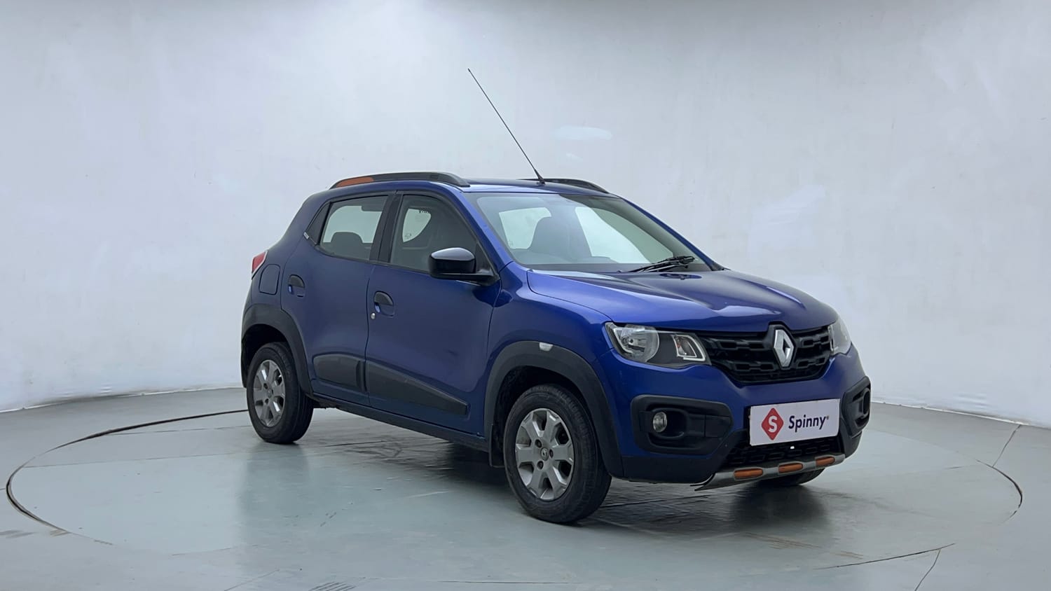 Used 2018 Renault Kwid CLIMBER 1.0 AMT Petrol Automatic exterior RIGHT FRONT CORNER VIEW