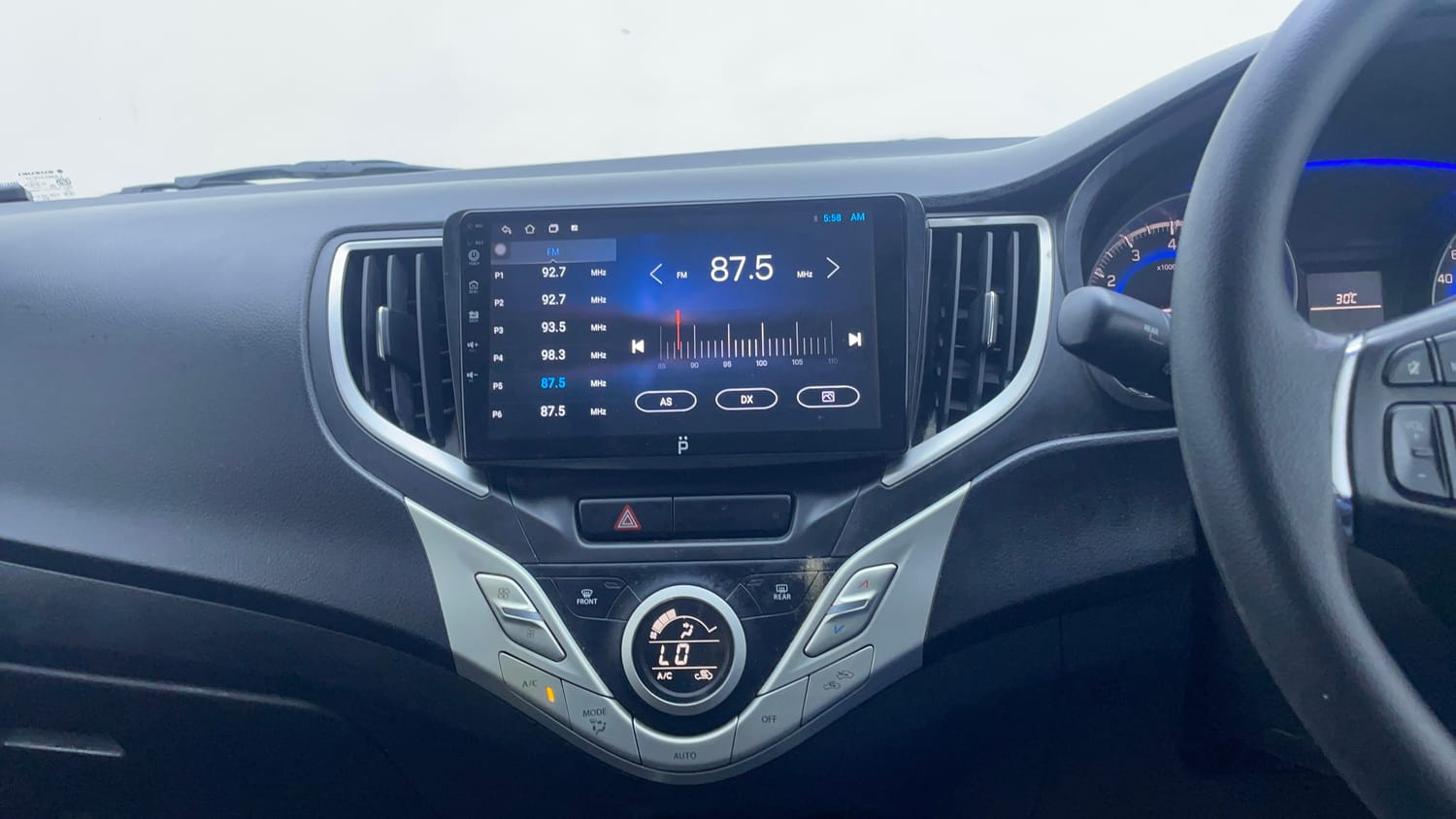 Used 2016 Maruti Suzuki Baleno Delta 1.2 Petrol Manual interior MUSIC SYSTEM & AC CONTROL VIEW