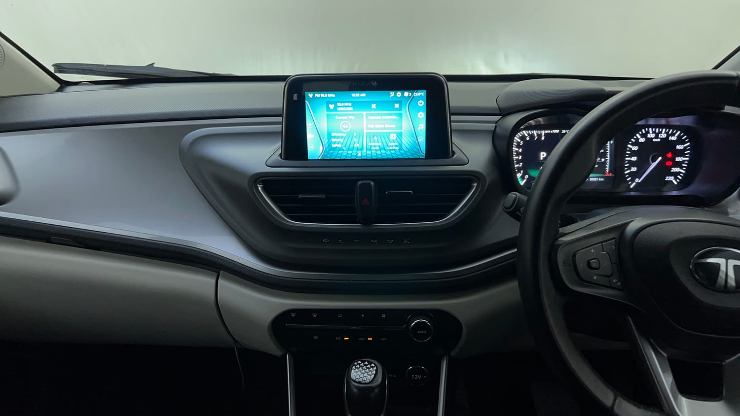 Used 2024 Tata Altroz XZA Plus (S) Petrol Automatic interior MUSIC SYSTEM & AC CONTROL VIEW