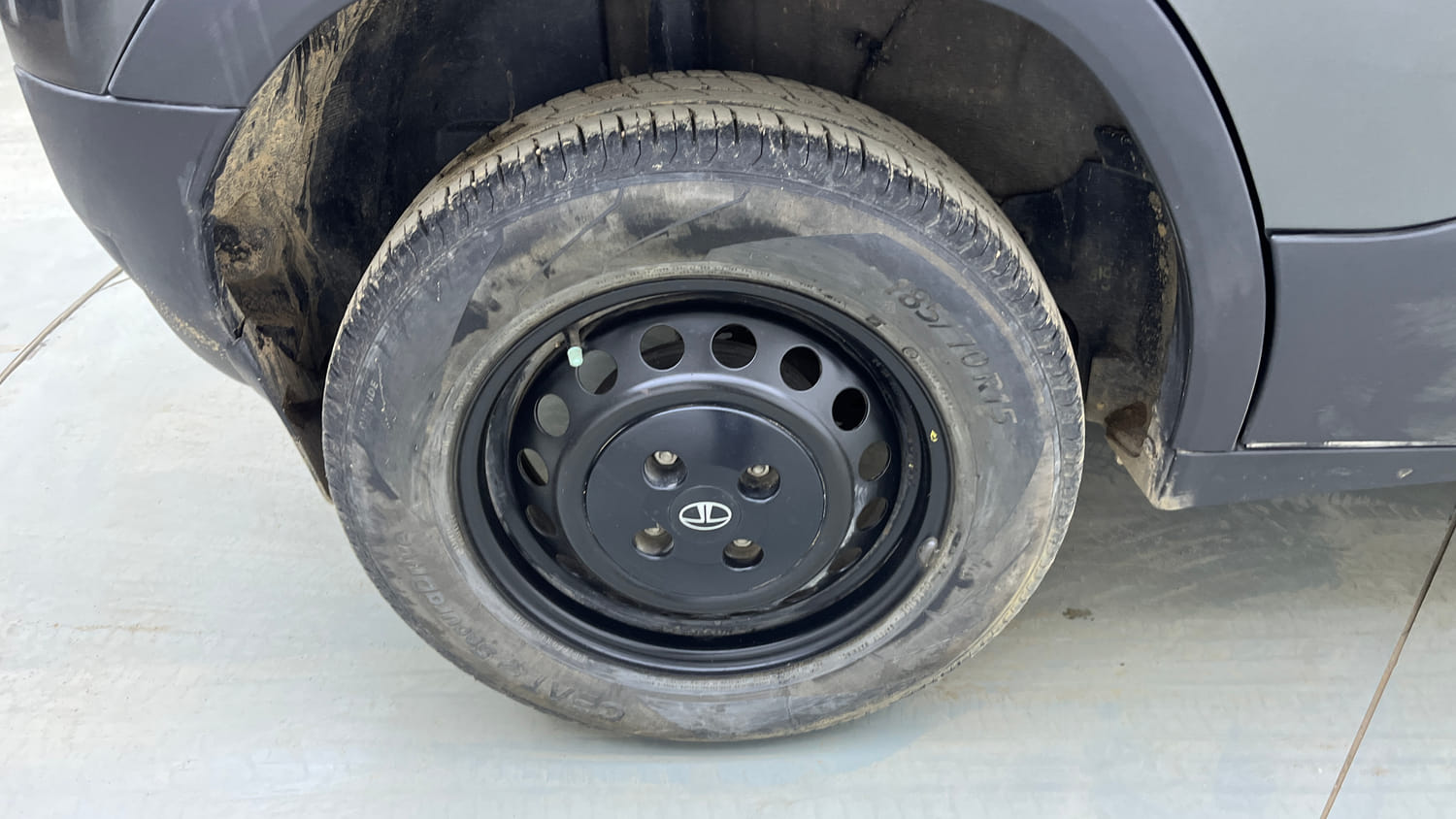 Used 2024 Tata Punch Pure MT Petrol Manual tyres RIGHT REAR TYRE RIM VIEW