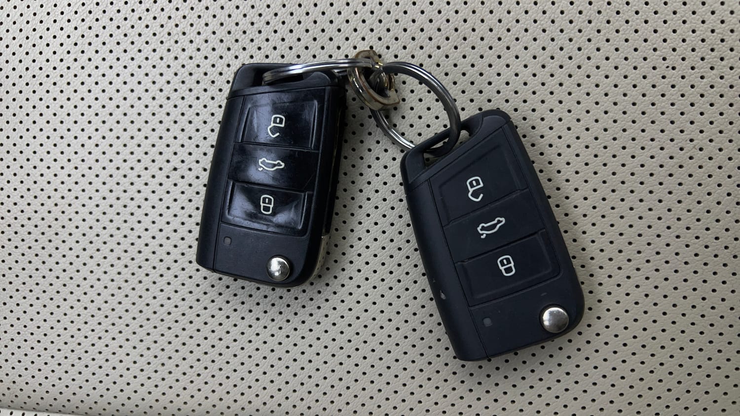 Used 2023 Skoda Slavia Style 1.5L TSI MT Petrol Manual extra CAR KEY VIEW