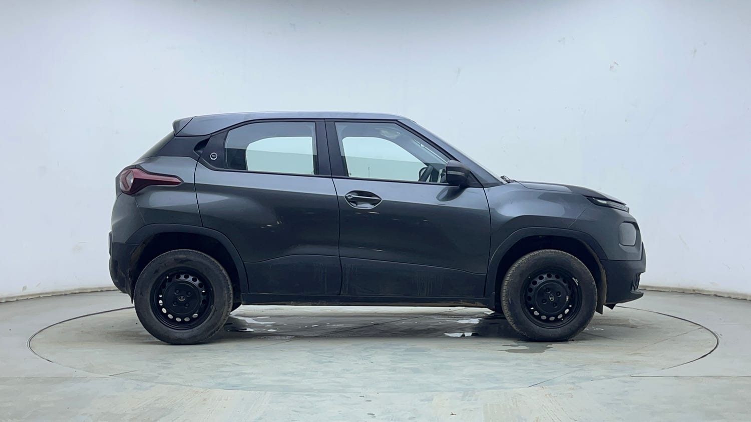 Used 2024 Tata Punch Pure MT Petrol Manual exterior RIGHT SIDE VIEW