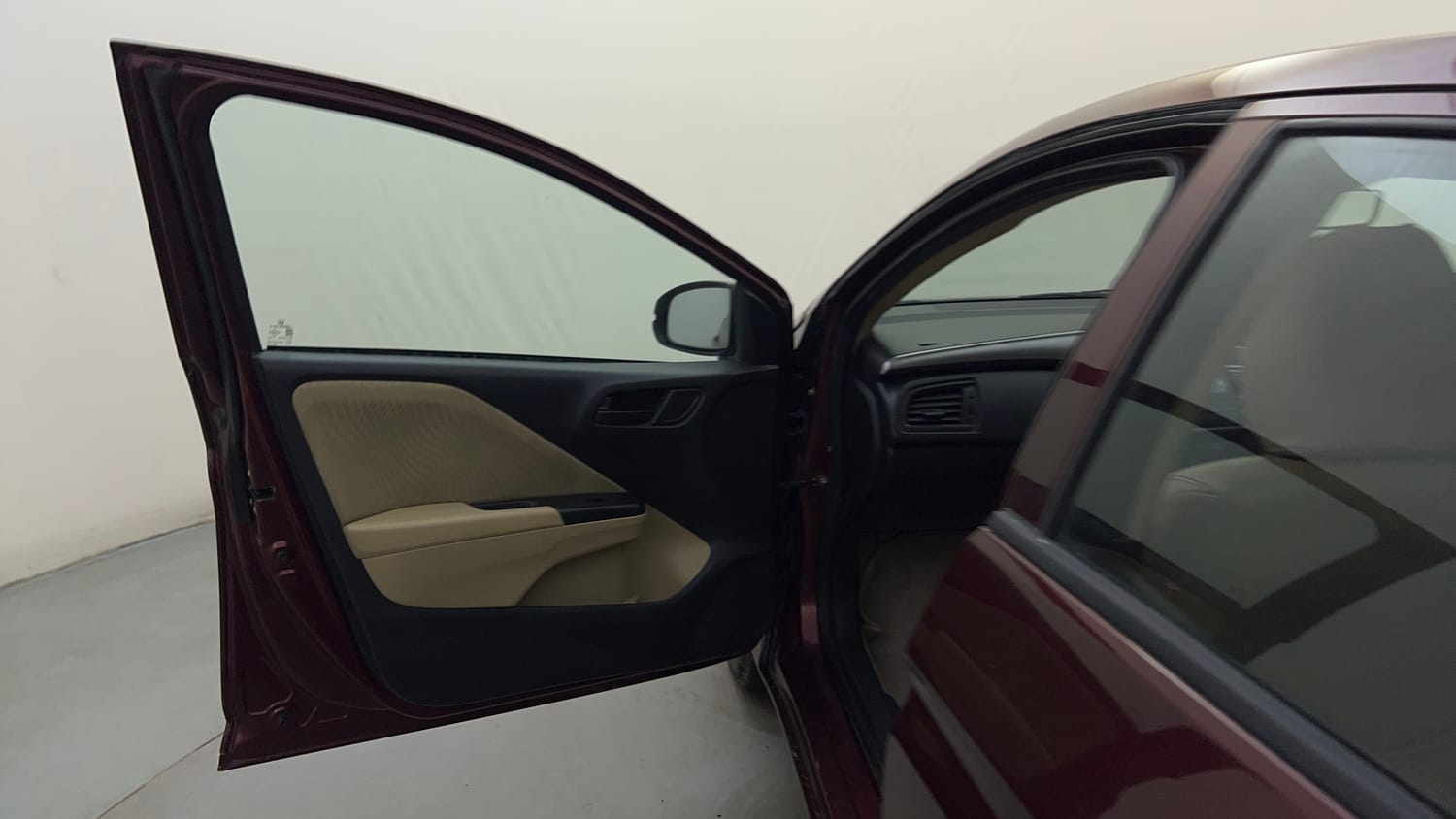 Used 2015 Honda City S Diesel Diesel Manual interior LEFT FRONT DOOR OPEN VIEW