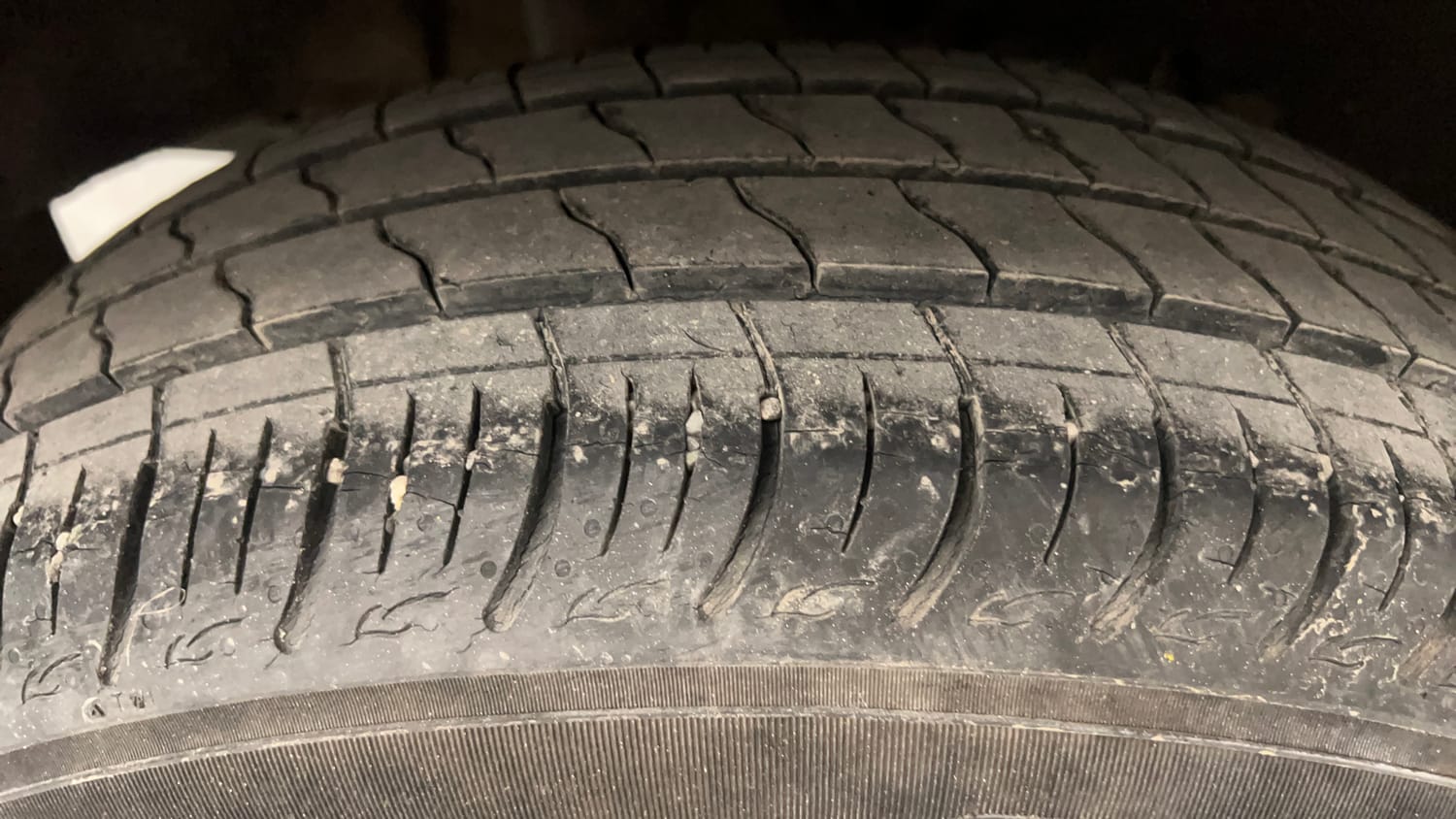 Used 2019 Maruti Suzuki Baleno Delta Petrol Manual tyres RIGHT REAR TYRE TREAD VIEW