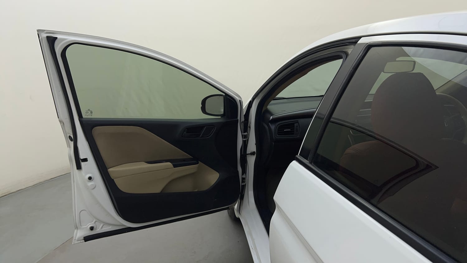 Used 2015 Honda City SV CVT Petrol Automatic interior LEFT FRONT DOOR OPEN VIEW