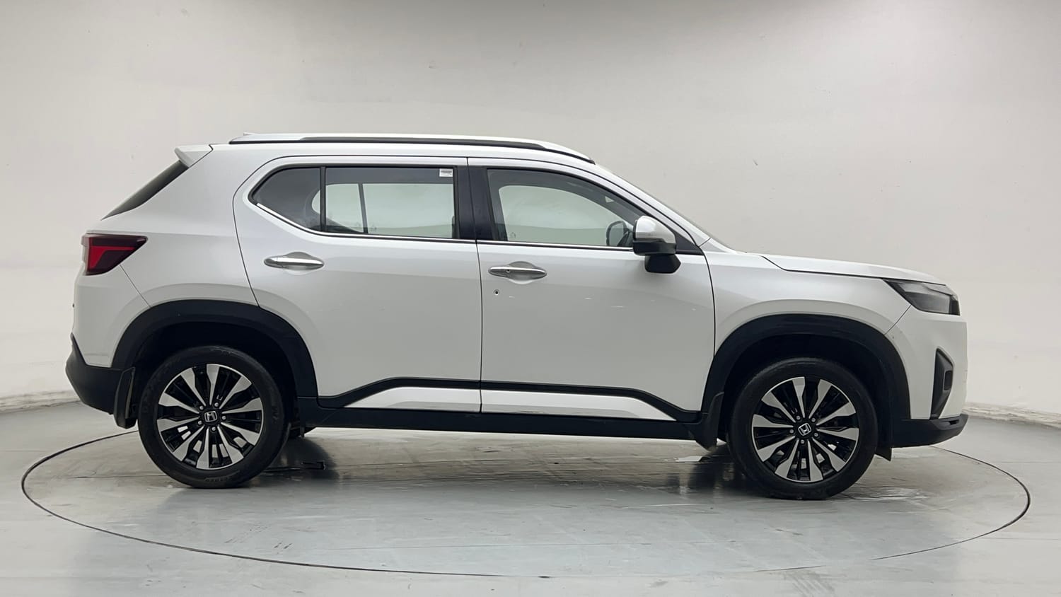 Used 2024 Honda Elevate ZX CVT Petrol Automatic exterior RIGHT SIDE VIEW