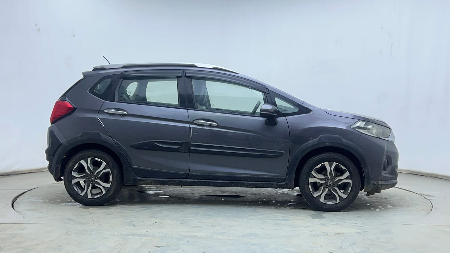 Used 2017 Honda WR-V VX MT Petrol Petrol Manual exterior RIGHT SIDE VIEW