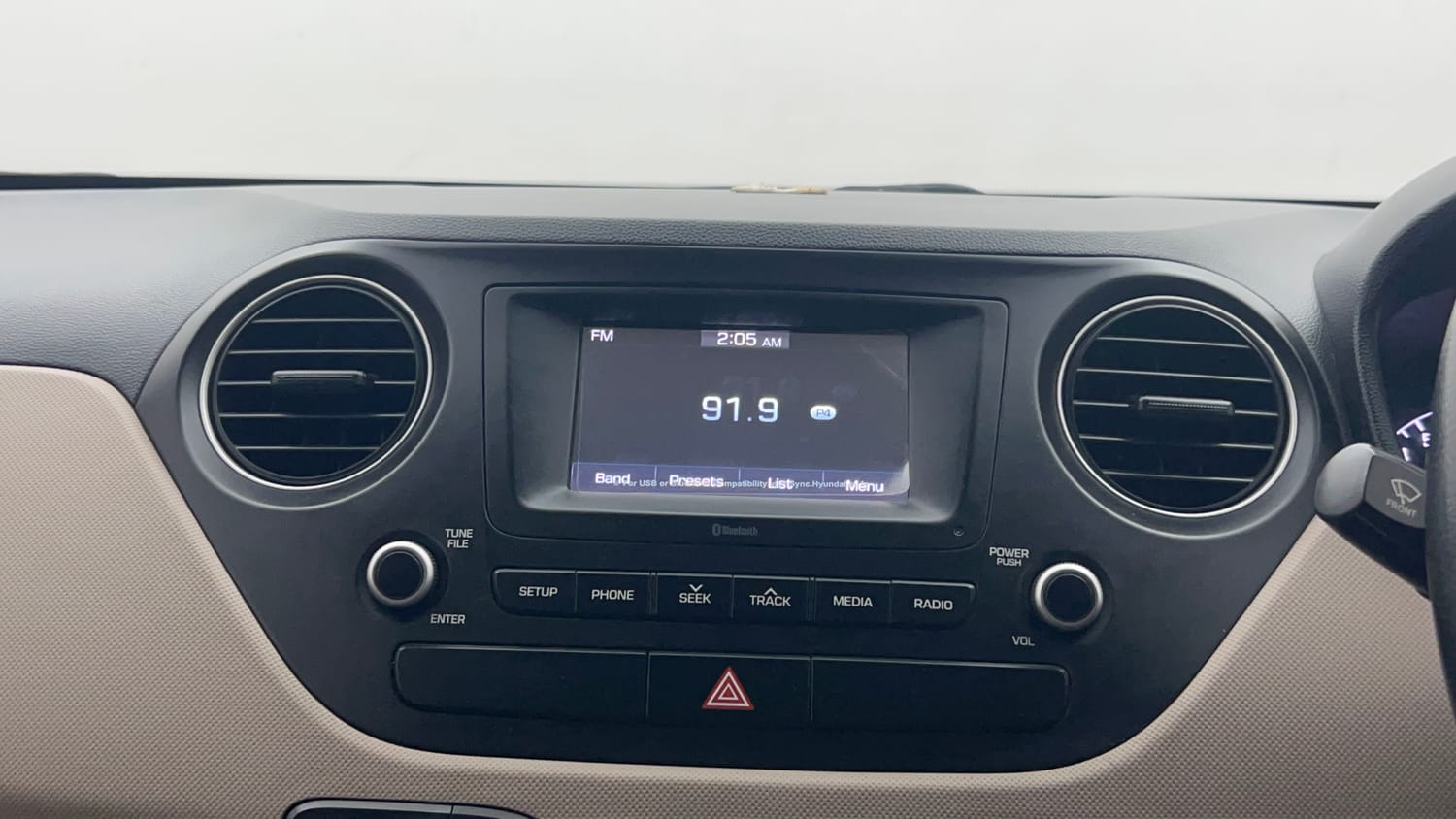 Used 2017 Hyundai Grand i10 Sportz 1.2 Kappa VTVT Petrol Manual top_features Touch screen infotainment system
