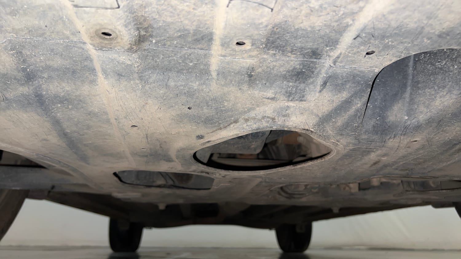 Used 2023 kia Seltos HTX 1.5 IVT Petrol Automatic extra FRONT LEFT UNDERBODY VIEW