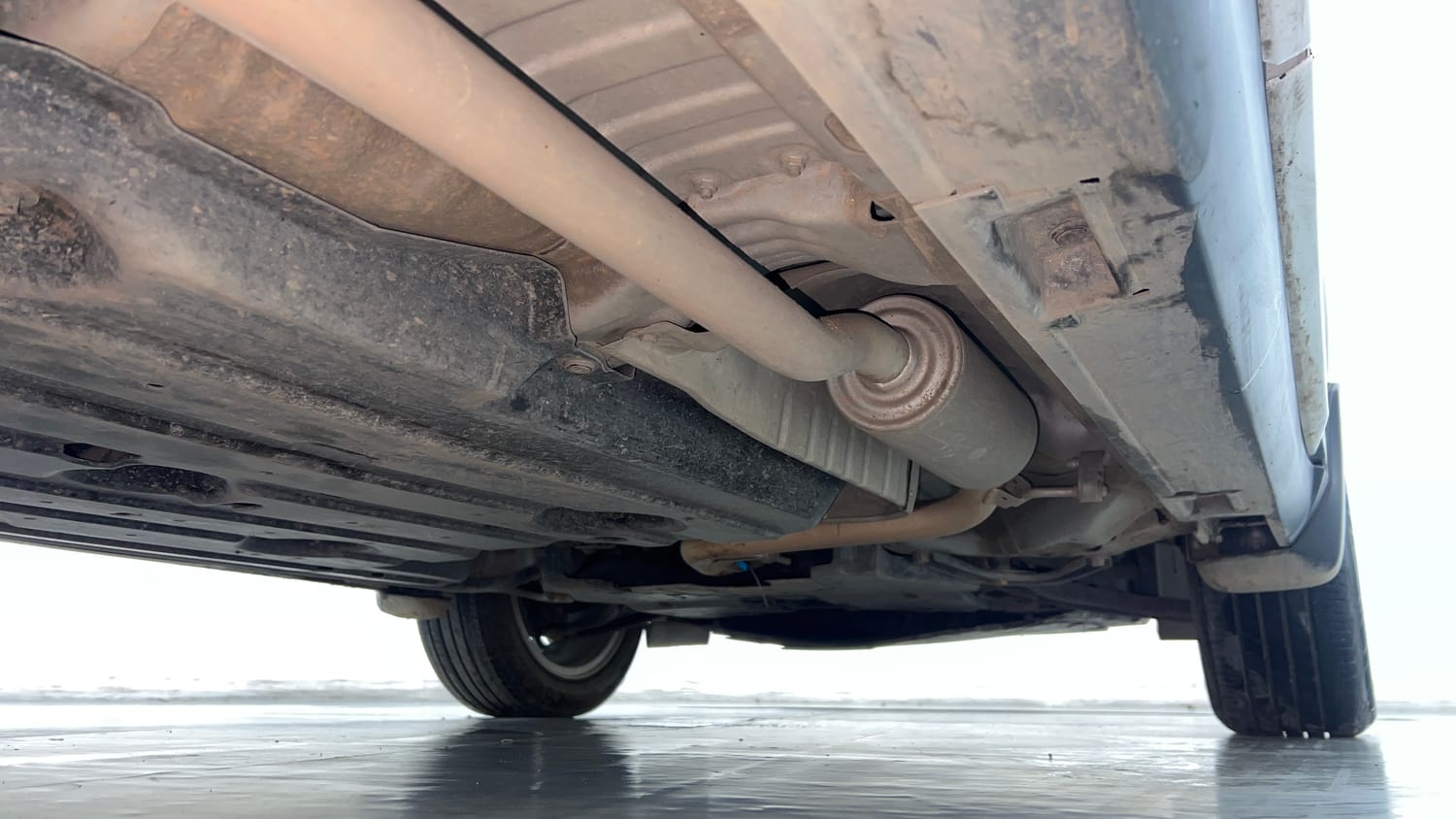 Used 2024 Honda Elevate ZX CVT Petrol Automatic extra REAR RIGHT UNDERBODY VIEW