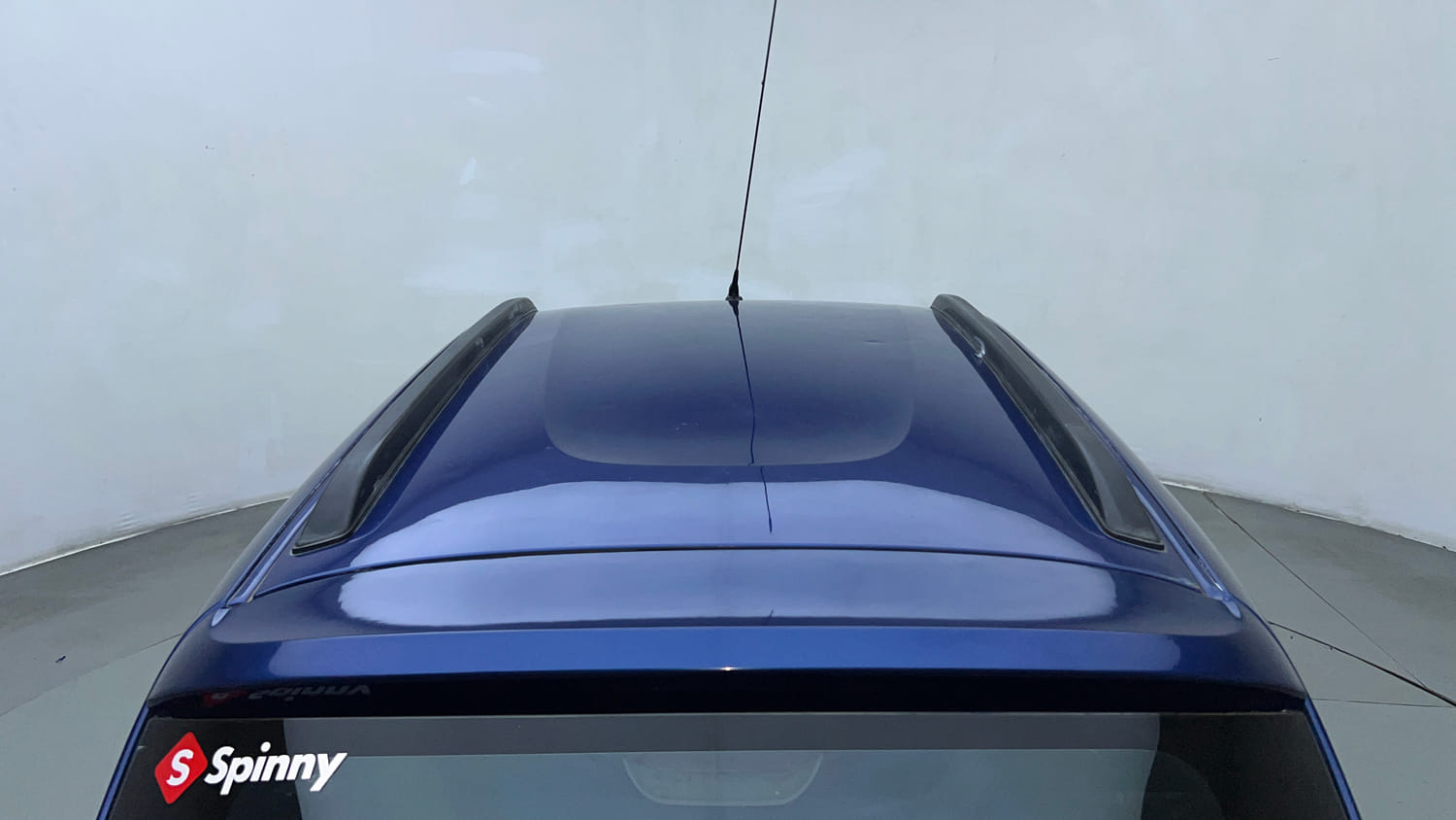 Used 2018 Renault Kwid CLIMBER 1.0 AMT Petrol Automatic exterior EXTERIOR ROOF VIEW