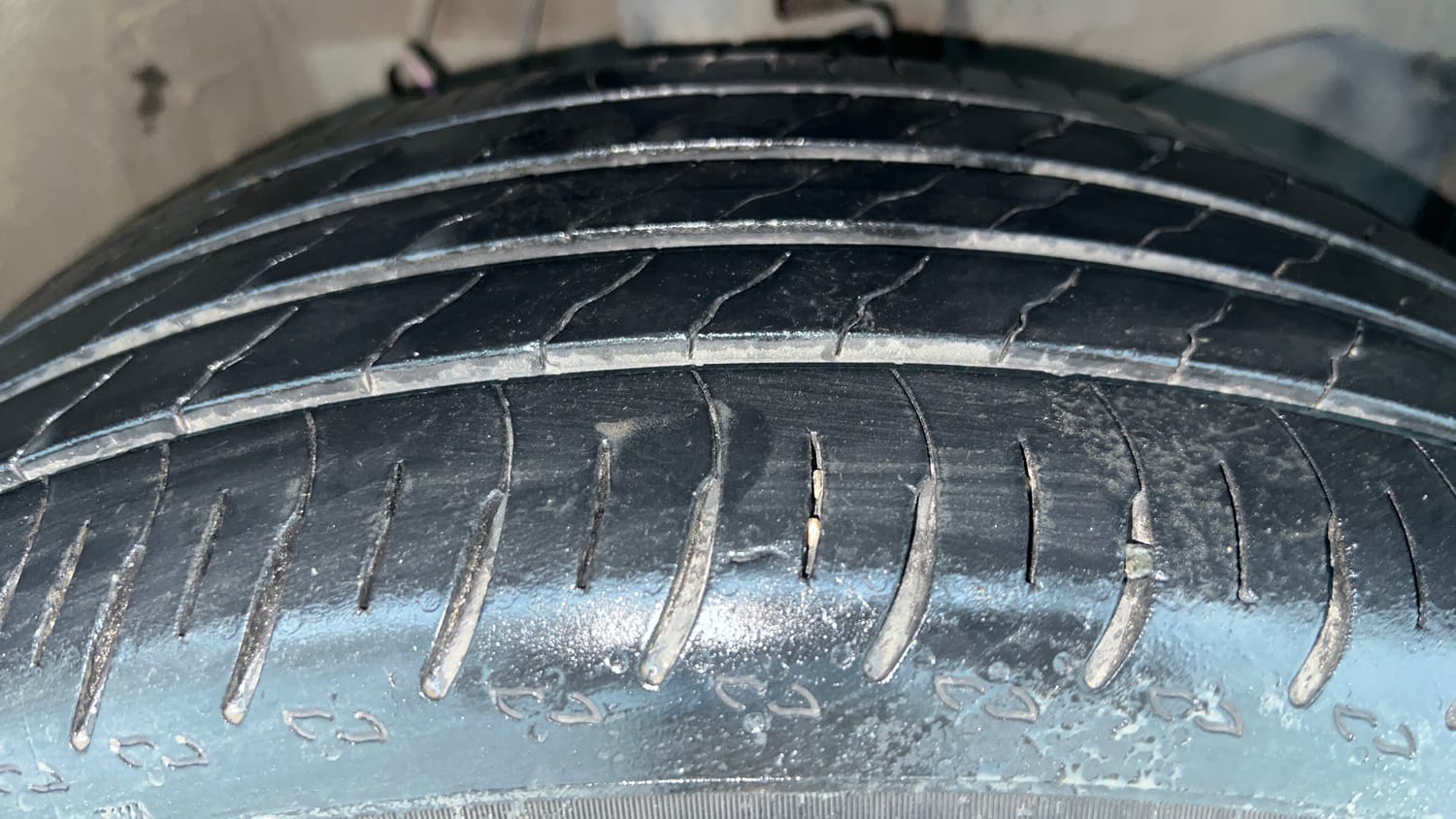 Used 2024 Honda Elevate ZX CVT Petrol Automatic tyres RIGHT FRONT TYRE TREAD VIEW
