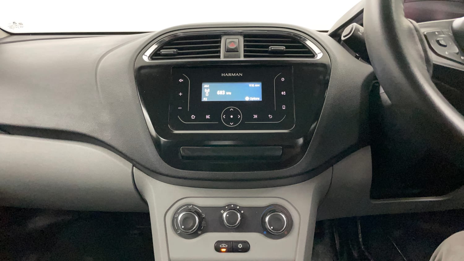 Used 2022 Tata Tiago XT Petrol Manual interior MUSIC SYSTEM & AC CONTROL VIEW
