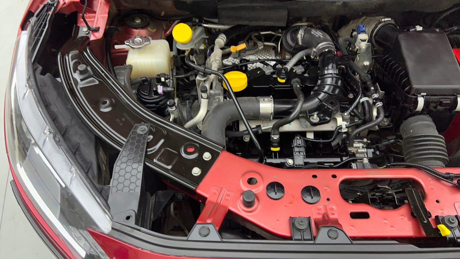 Used 2022 Nissan Magnite XV Turbo CVT Petrol Automatic engine ENGINE RIGHT SIDE VIEW