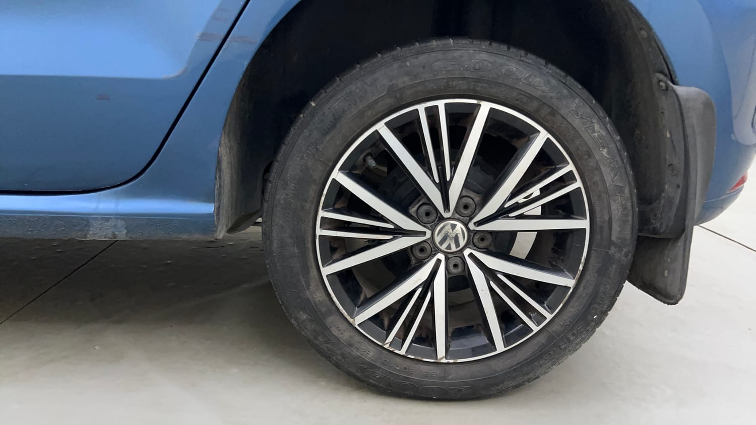 Used 2017 Volkswagen Polo Highline1.2L (P) Petrol Manual tyres LEFT REAR TYRE RIM VIEW