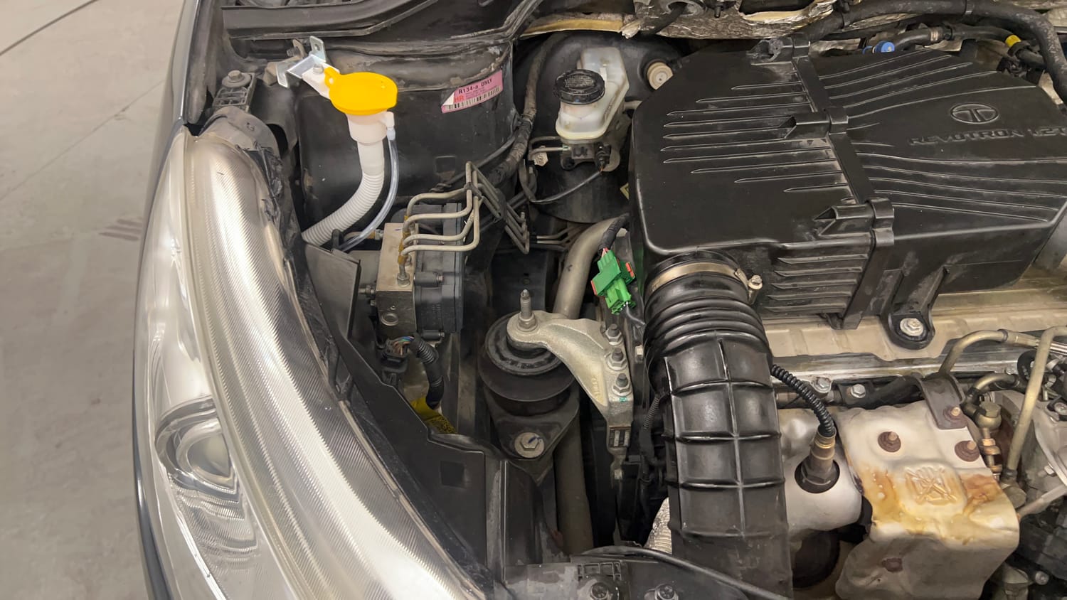 Used 2015 Tata Zest XT Petrol Petrol Manual engine ENGINE RIGHT SIDE VIEW