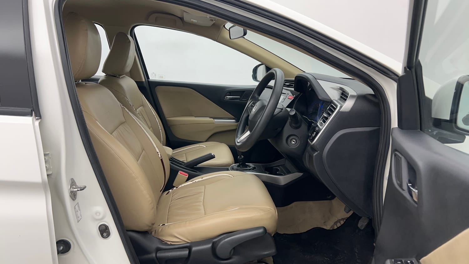 Used 2014 Honda City V Petrol Manual interior RIGHT SIDE FRONT DOOR CABIN VIEW
