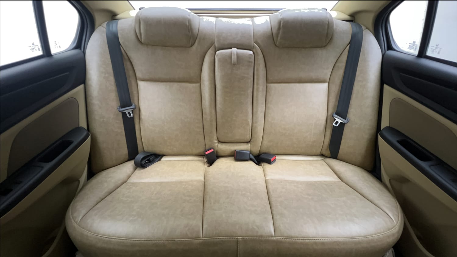 Used 2022 Honda Amaze VX CVT 1.2 Petrol Petrol Automatic interior REAR SEAT CONDITION VIEW
